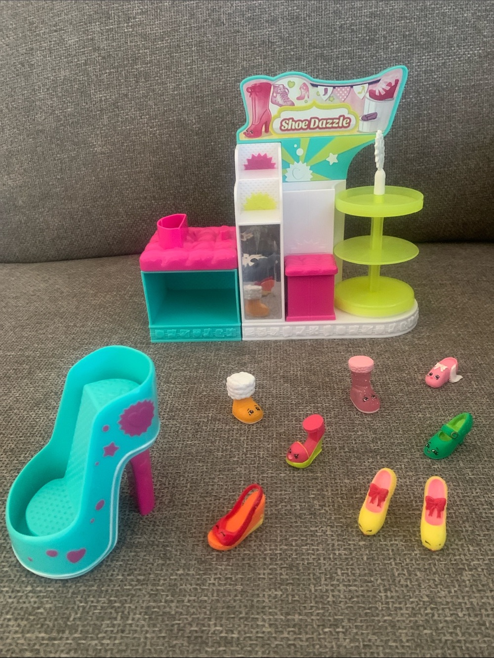 Shopkins Shoe Dazzle Play Boutique Playset with Figures